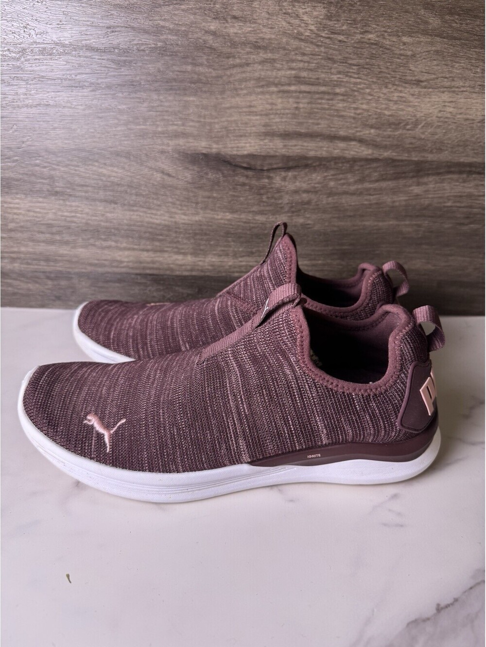 PUMA Women’s Slip On Knit Sneakers Burgundy Pink White Size 9